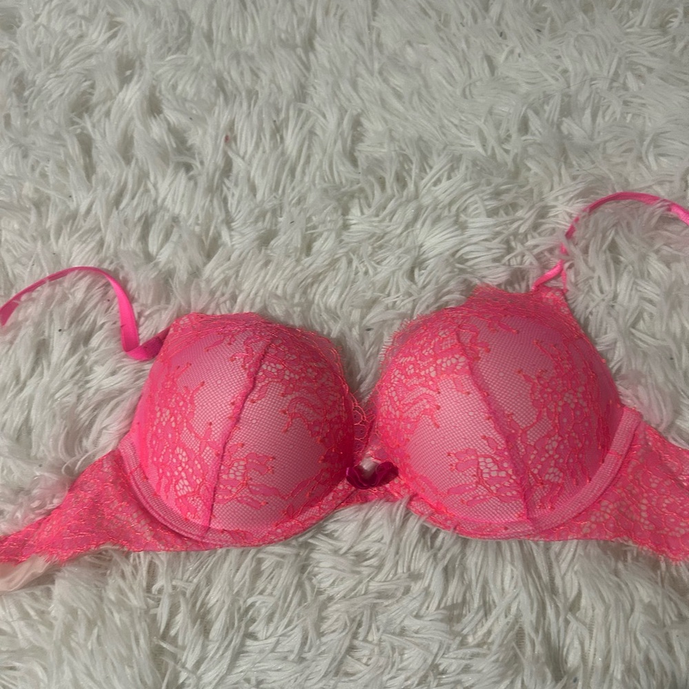 Pink Victoria secret Lace Push-Up bombshell Bra in Vibrant Pink
